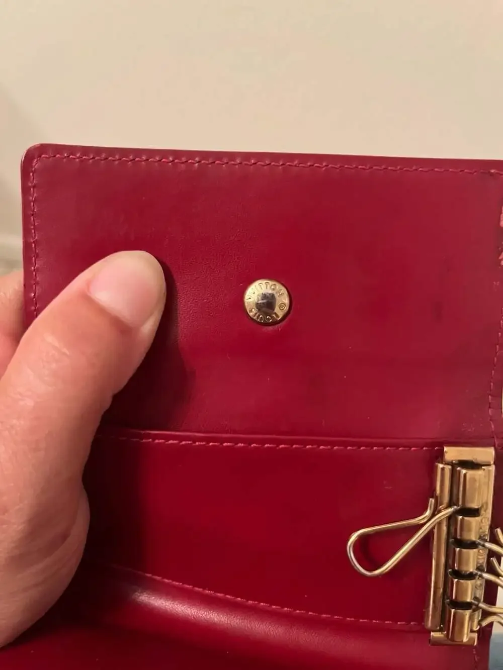 Louis Vuitton Monogram Vernis Multicles 4 Key Holder in Pomme D'Amour Red